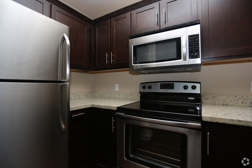 More Photos Of 680 E Ocean Blvd, Los Fresnos Apartments For Lease