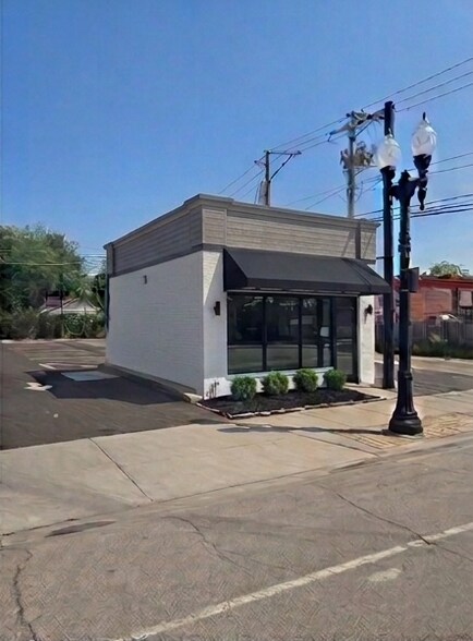 Primary Photo Of 1620 W Lawrence Ave, Chicago Storefront Retail Office For Lease