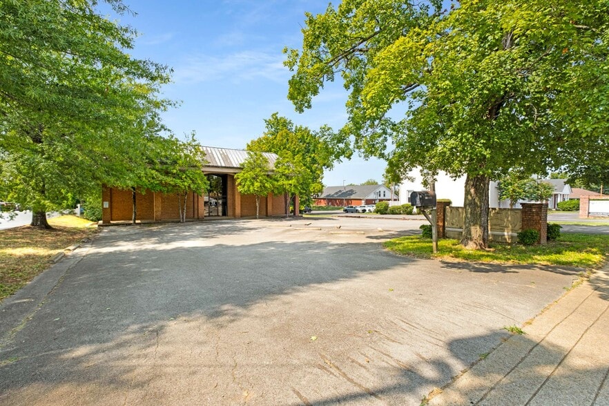 More Photos Of 802 S Church St, Murfreesboro Industrial For Lease