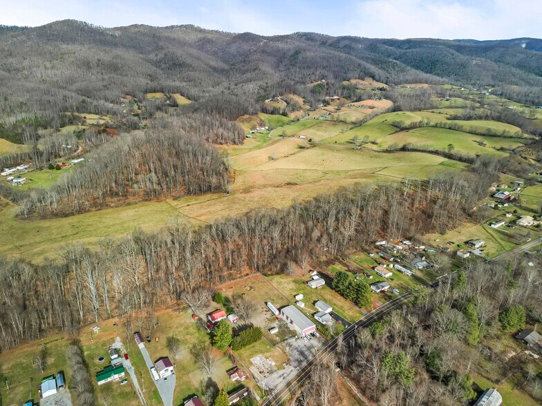 More Photos Of 2719 Highway 91, Elizabethton Showroom For Sale