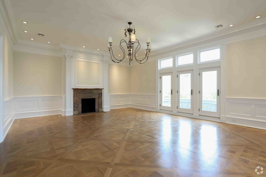 More Photos Of 2230 Massachusetts Ave NW, Washington Office For Sale