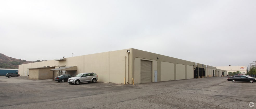 Primary Photo Of 12882 Pierce St, Pacoima Warehouse For Lease