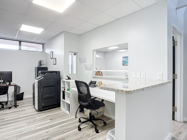 More Photos Of 405 Downing St, New Smyrna Beach Medical For Sale