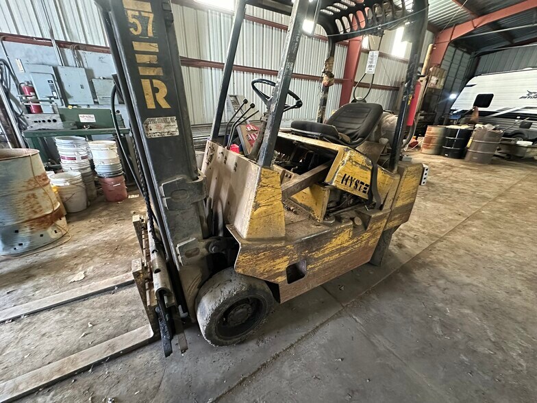 More Photos Of 157 Willow Rd, Dunkirk Auto Salvage Facility For Sale