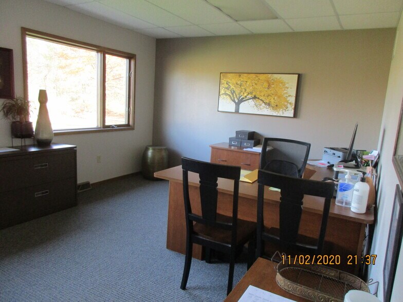 More Photos Of 3 Heritage Oak Ln, Battle Creek Medical For Sale