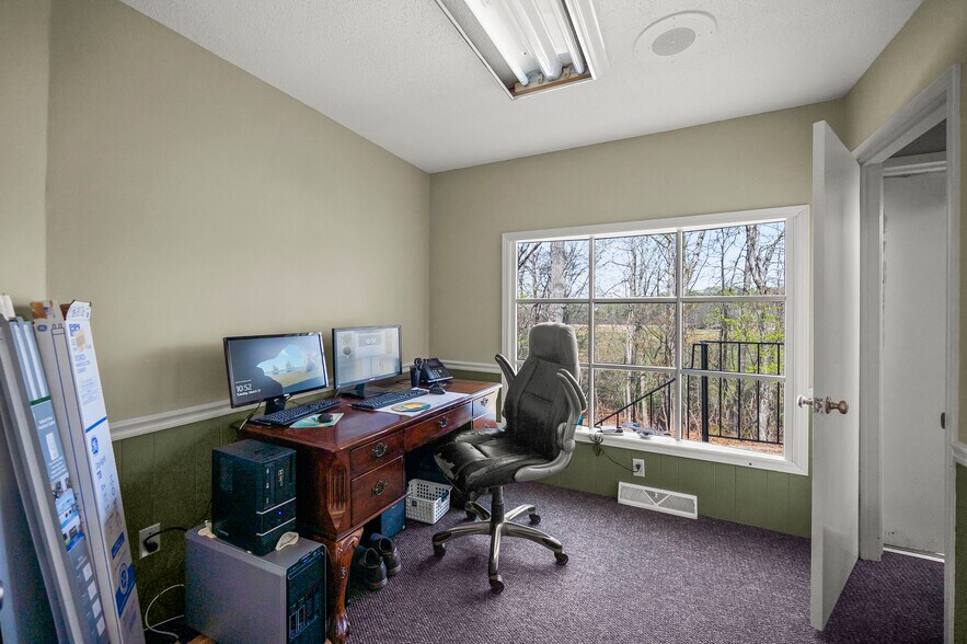 More Photos Of 400 Parkwood Medical Park, Elkin Medical For Sale