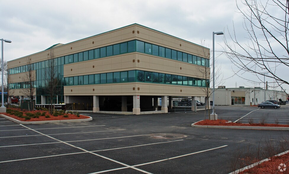 40254045 Hempstead Tpke, Bethpage, NY 11714 Retail For Lease