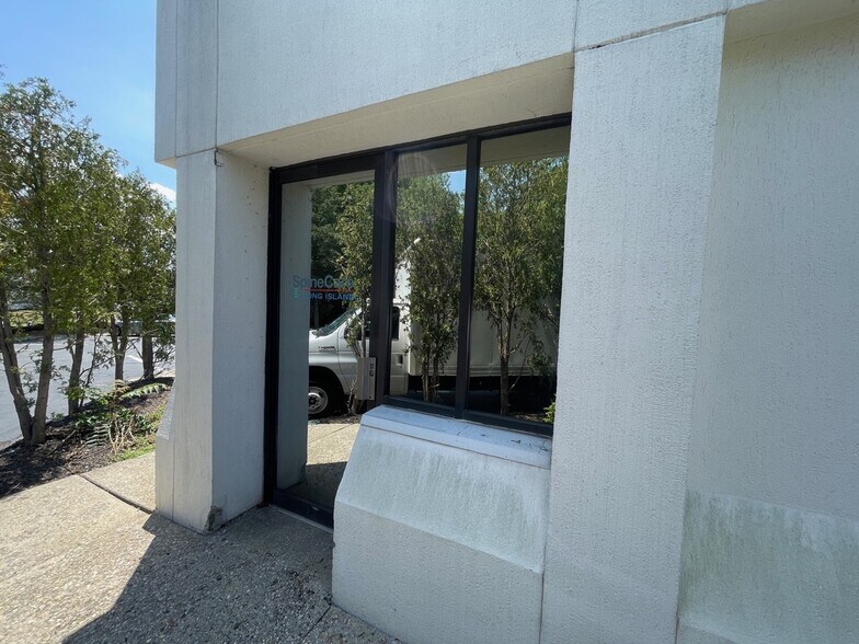 More Photos Of 901 Old Country Rd, Plainview Medical For Lease