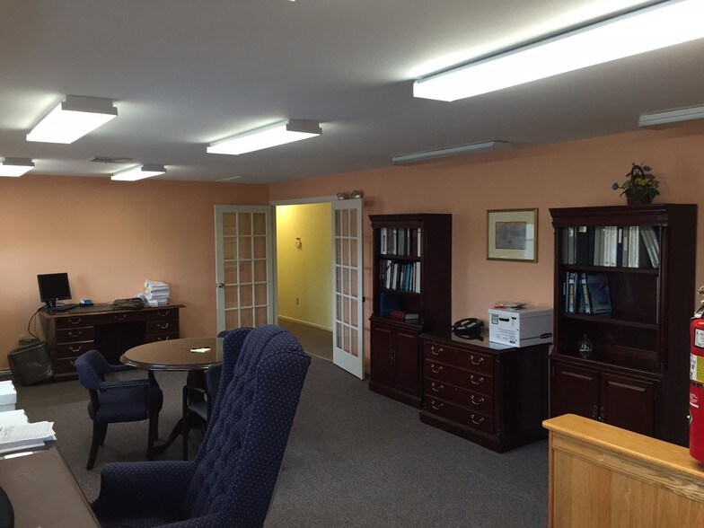 More Photos Of 100 Smithfield Ave, Pawtucket Medical For Sale