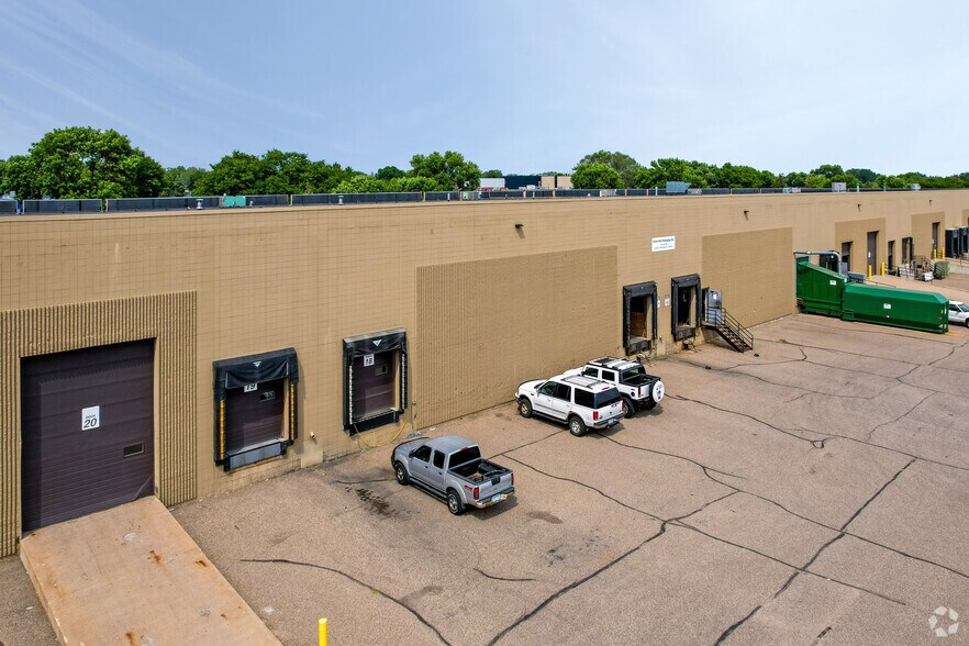 More Photos Of 6801 Shingle Creek Pky, Brooklyn Center Light Manufacturing For Lease