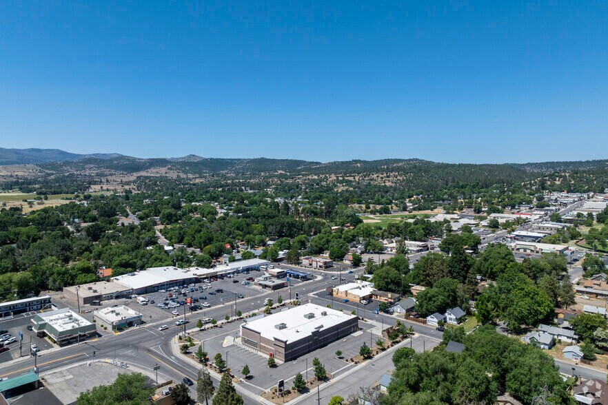 More Photos Of 1615 Main St, Susanville Drugstore For Sale
