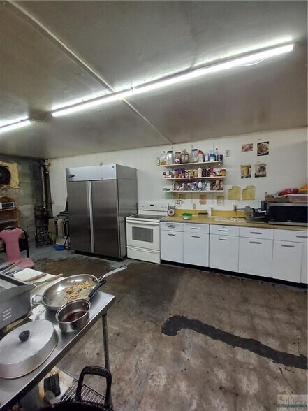 More Photos Of 114 Main St, Roundup Casino For Sale