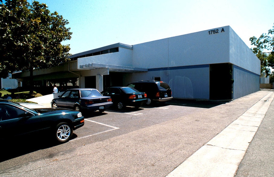 More Photos Of 1752 Langley Ave, Irvine Light Manufacturing For Lease