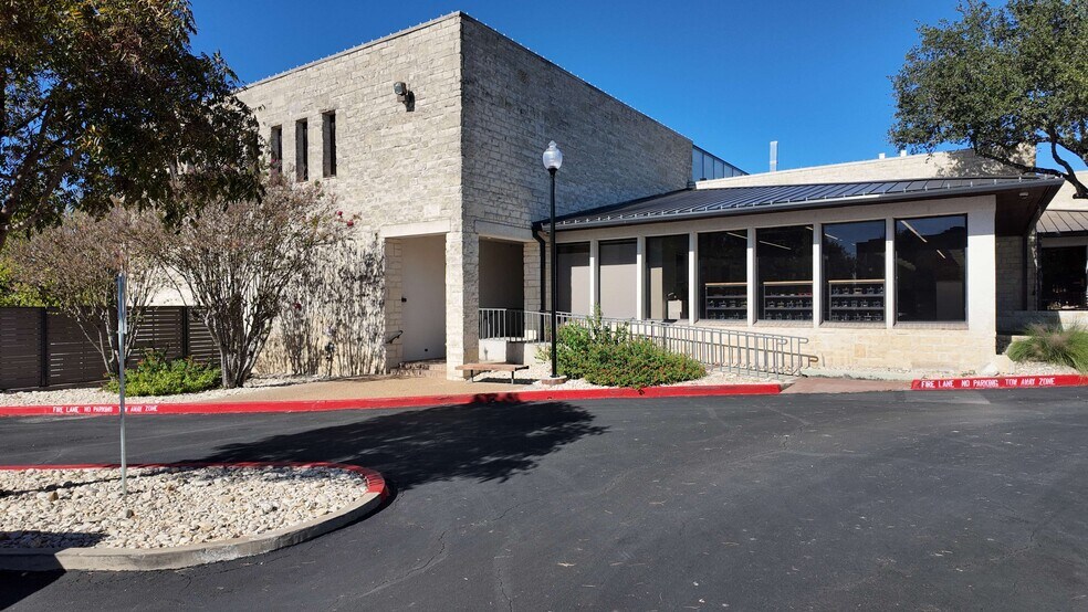 More Photos Of 741 Water St, Kerrville Office For Lease