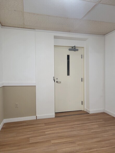 More Photos Of 419 Market St, Lykens Medical For Sale