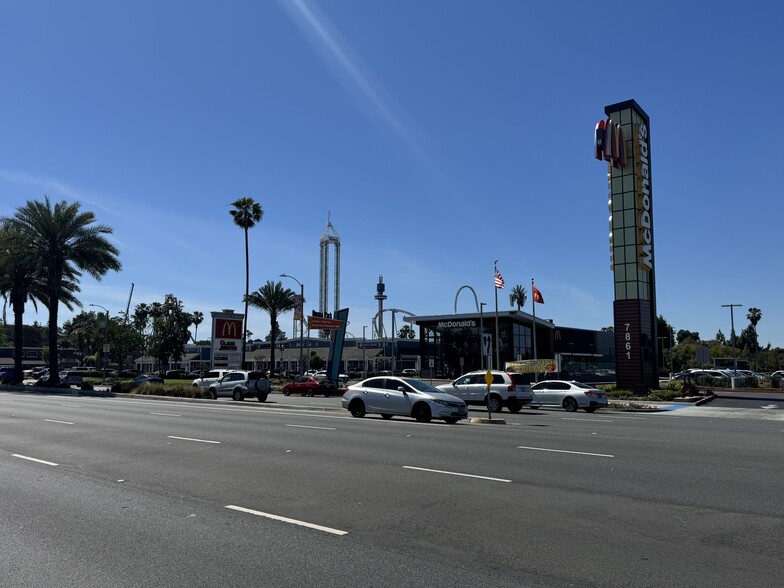 More Photos Of 7886 Beach Blvd, Buena Park Freestanding For Sale