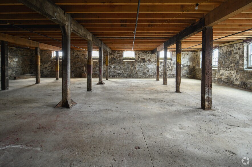 More Photos Of 21 Clark St, Trenton Unknown For Lease