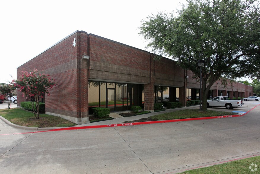 More Photos Of 1611 N Interstate 35E, Carrollton Research And Development For Lease