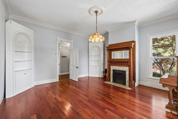 More Photos Of 728 S Spring St, Manchester Specialty For Sale