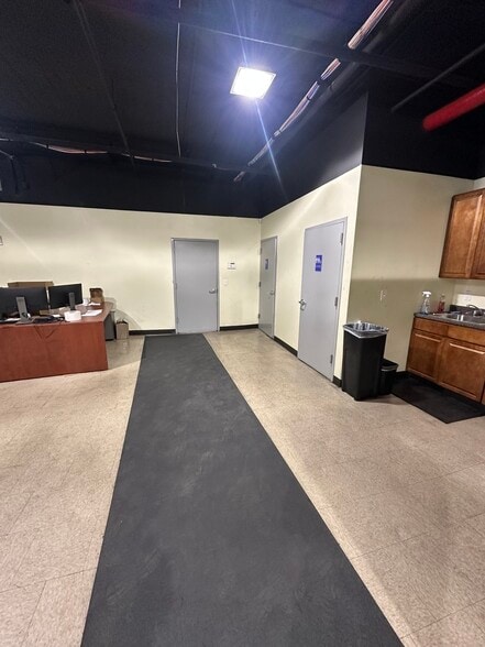 More Photos Of 1819 Flushing Ave, Ridgewood Warehouse For Lease