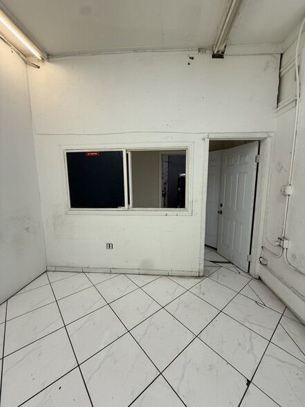 More Photos Of 5197 Alhambra Ave, Los Angeles General Retail For Lease