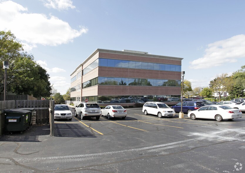 More Photos Of 300 E Roosevelt Rd, Wheaton Medical For Lease