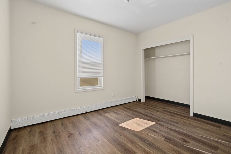 More Photos Of 471 Pond St, Woonsocket Apartments For Sale