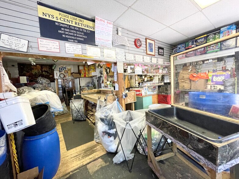 More Photos Of 9 Ontario St, Liberty Freestanding For Sale