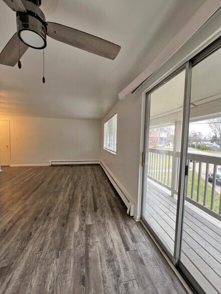 More Photos Of 1630 N Pontiac Trl, Walled Lake Apartments For Sale