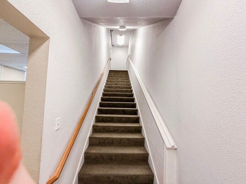 More Photos Of 110 Railroad Ave, Suisun City Flex For Lease