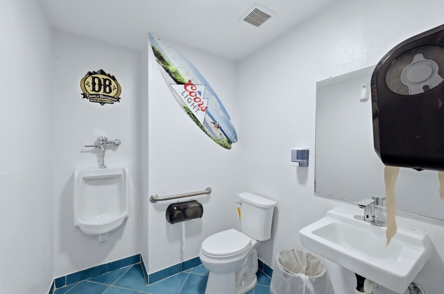 More Photos Of 2901 Placida Rd, Englewood Restaurant For Sale