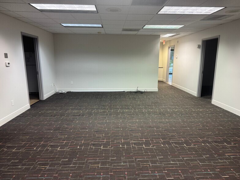 More Photos Of 2233 Commerce Pky, Weston Office For Sale