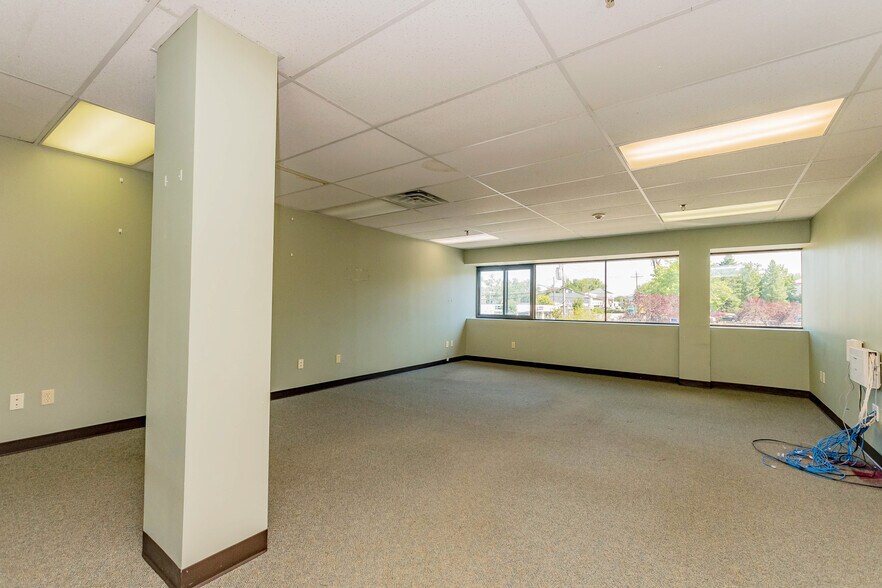 More Photos Of 272 N Bedford Rd, Mount Kisco Office For Sale