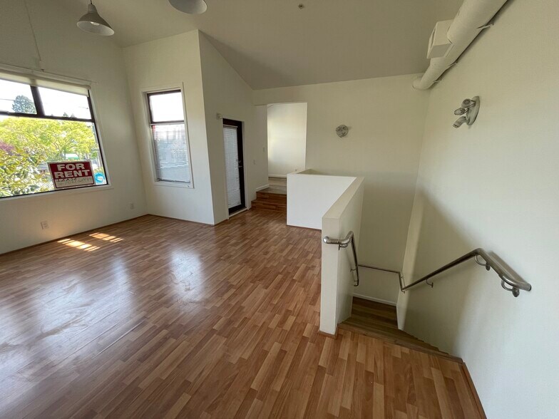More Photos Of 6555-6557 Shattuck Ave, Oakland Office Residential For Lease