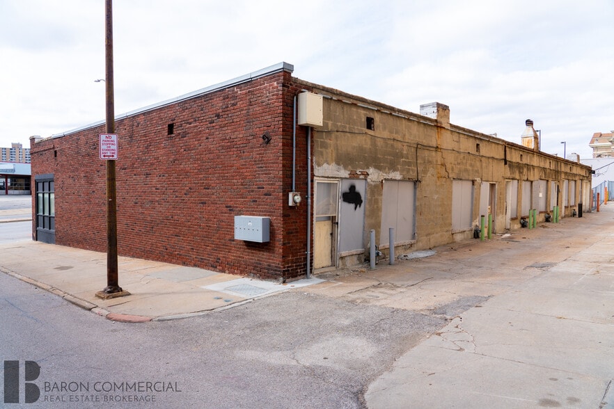 More Photos Of 613 S 24th St, Omaha Storefront For Lease