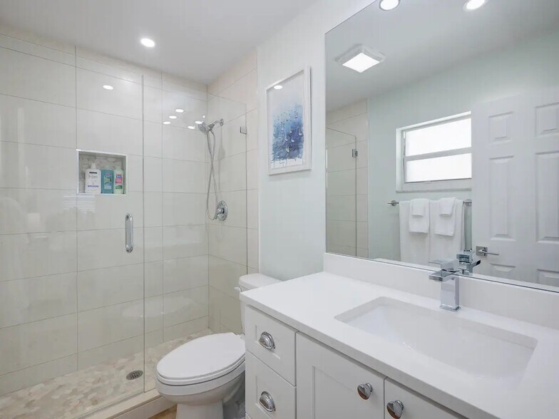 More Photos Of 101 Sandal Ln, Palm Beach Shores Apartments For Sale