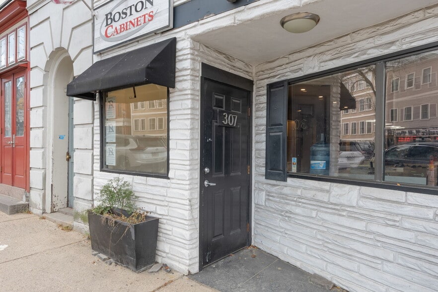 More Photos Of 307 W Broadway, Boston Storefront Retail Residential For Lease