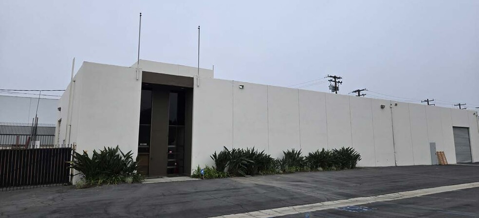 Primary Photo Of 13910 Struikman Rd, Cerritos Warehouse For Lease