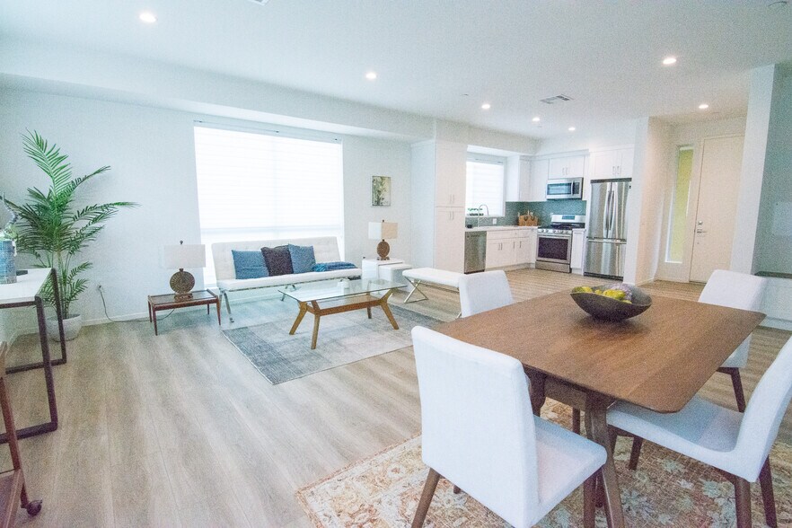 More Photos Of 2006 S Corning St, Los Angeles Apartments For Sale