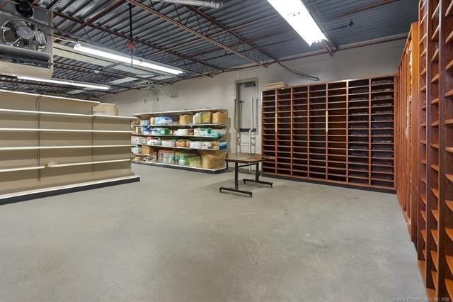 More Photos Of 315 W Will Rogers Blvd, Claremore Flex For Sale