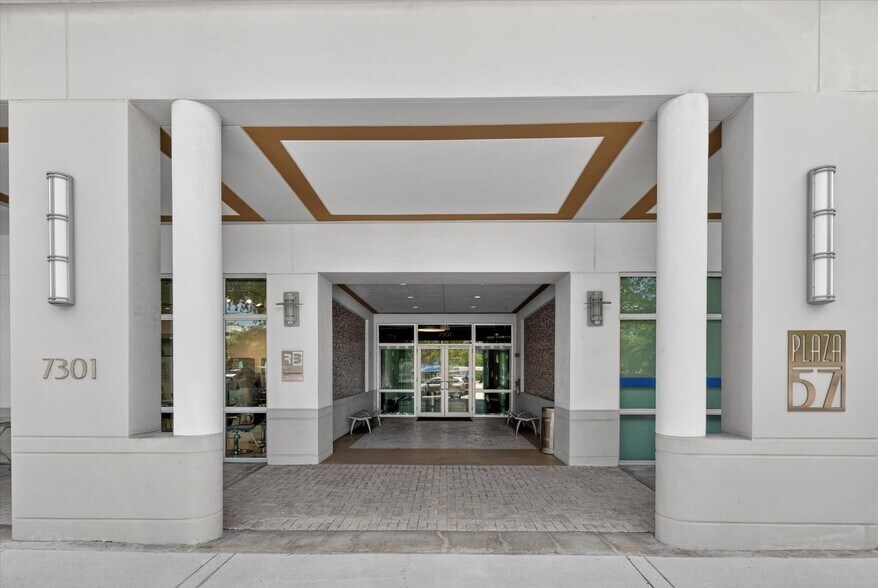 More Photos Of 7301 SW 57th Ct, South Miami Office For Sale