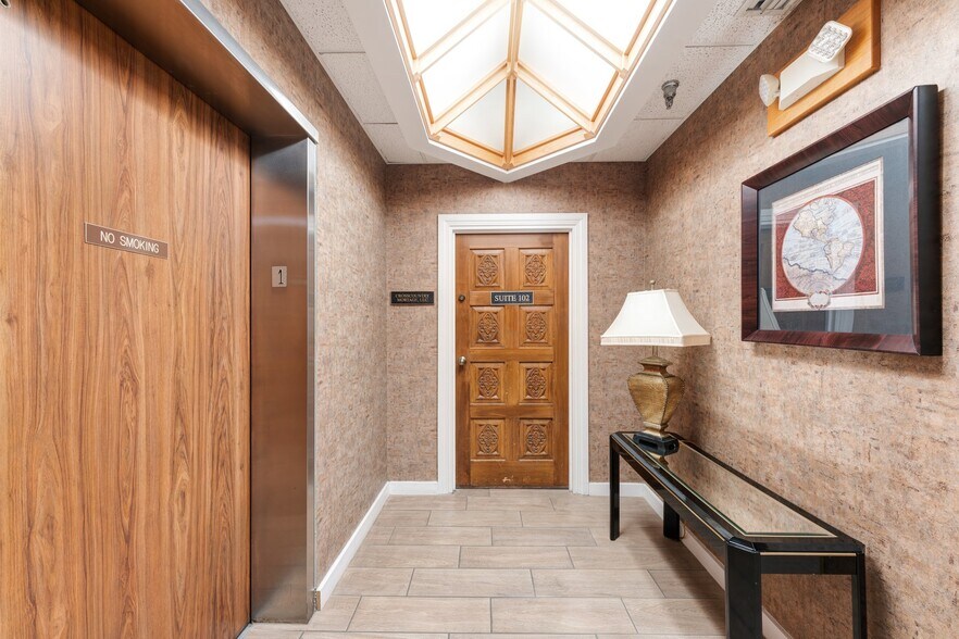 More Photos Of 2201 Ringling Blvd, Sarasota Loft Creative Space For Sale