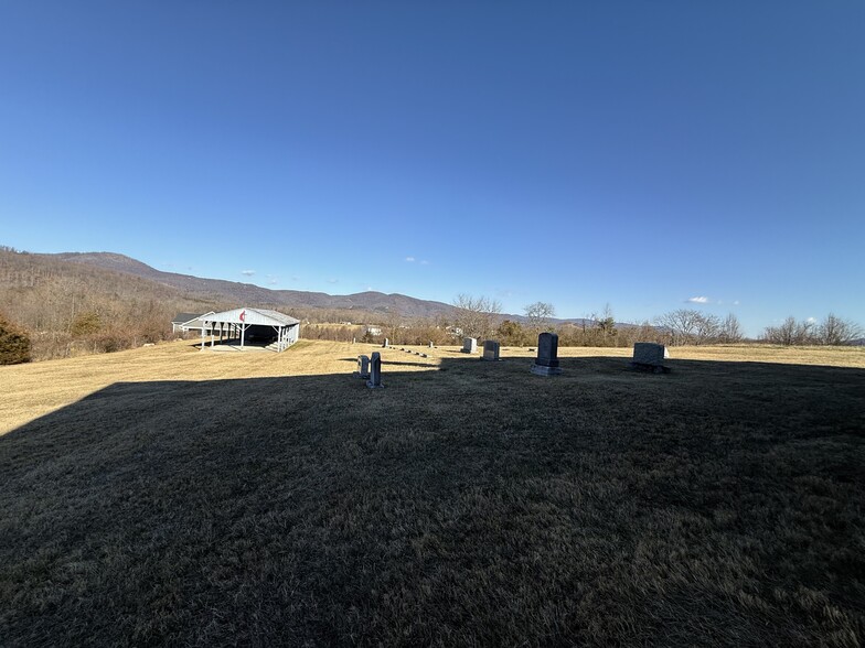 More Photos Of 1121 Oddfellows Rd, Vinton Specialty For Sale