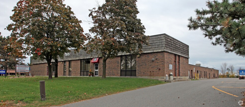 More Photos Of 105 Consumers Dr, Whitby Warehouse For Lease