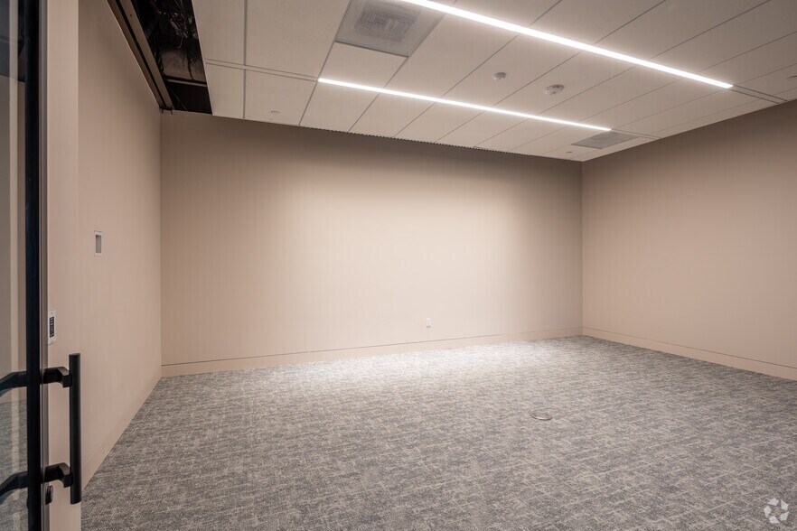 More Photos Of 200 E Baker St, Costa Mesa Loft Creative Space For Sale