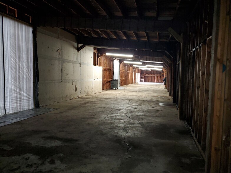 More Photos Of 3511 Boone Rd SE, Salem Distribution For Sale