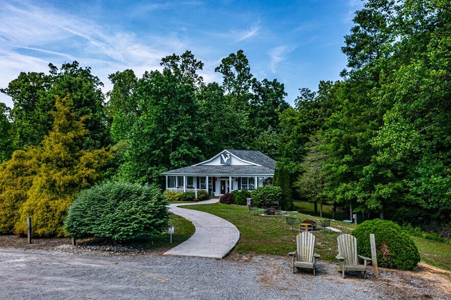 Primary Photo Of 3138 Jessie DuPont Memorial Hwy, Heathsville Winery Vineyard For Sale