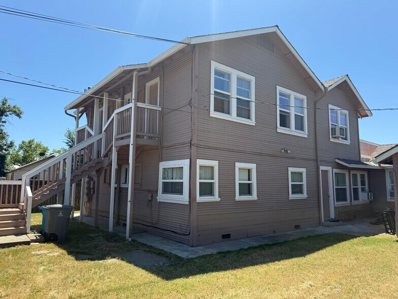 More Photos Of 1315 E St, Marysville Apartments For Sale