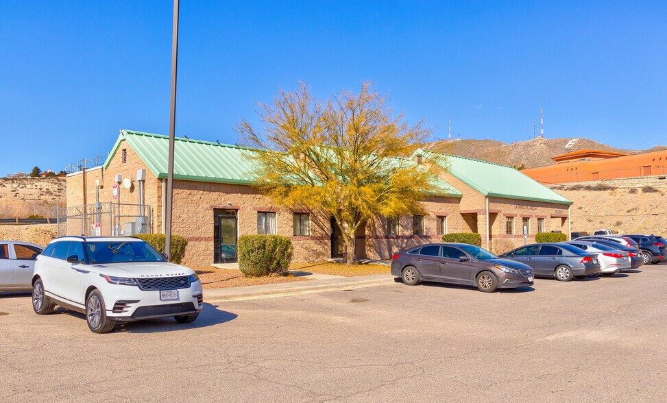 More Photos Of 1225 E Cliff Dr, El Paso Unknown For Lease
