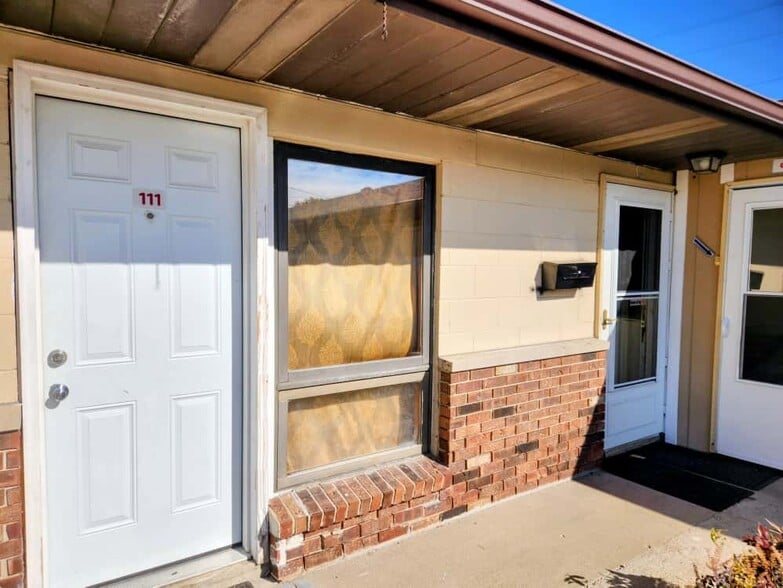 More Photos Of 317 S State St, Westville Hotel For Sale